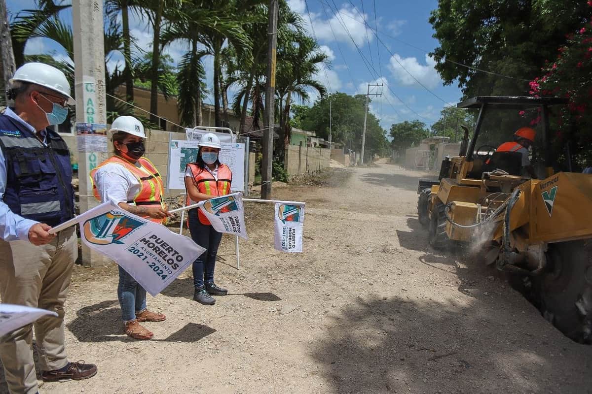 Blanca Merari Tziu pone en marcha más obras de pavimentación en Leona Vicario