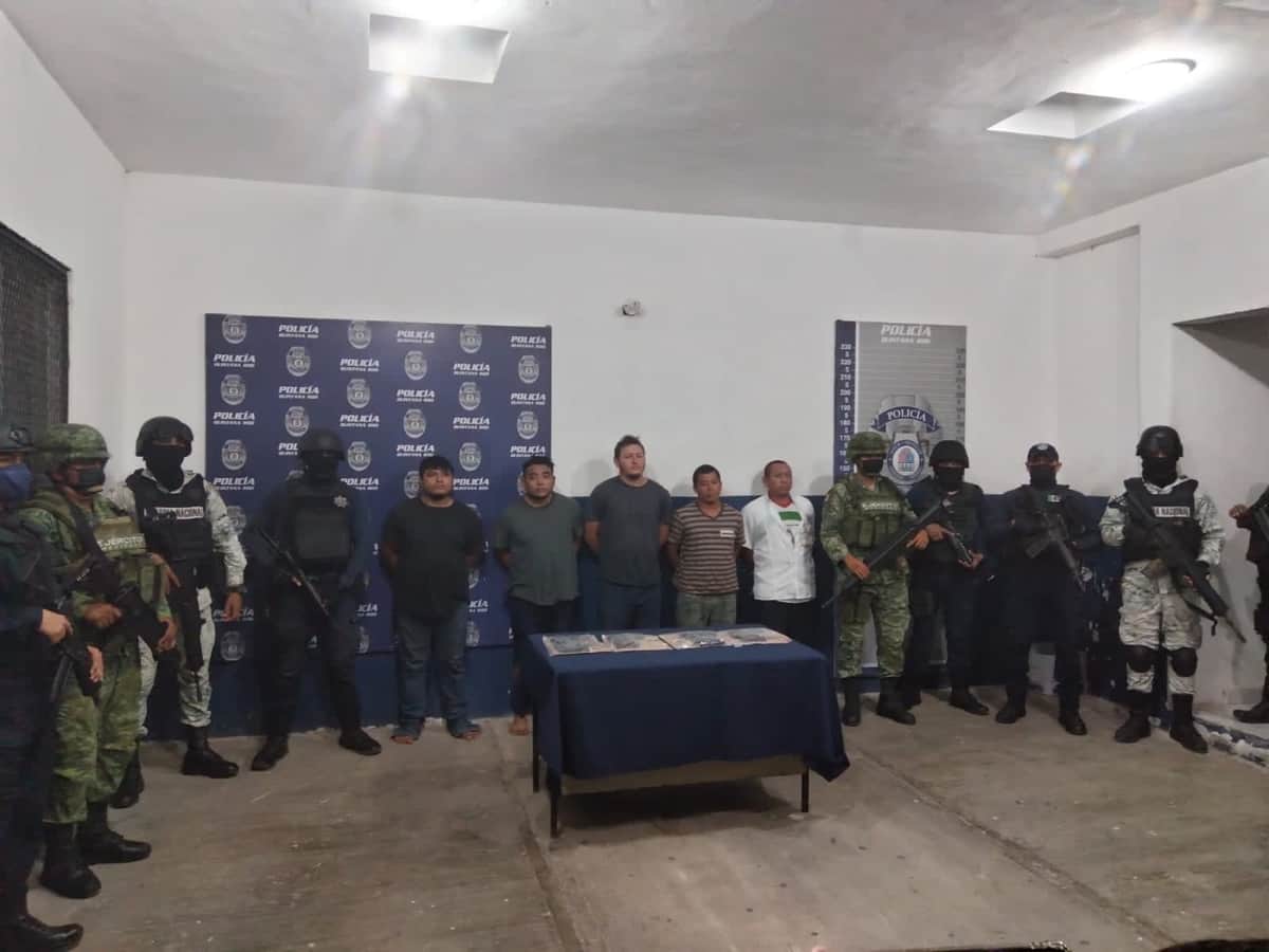 Detienen a grupo armado a bordo de un taxi en la zona maya de Quintana Roo