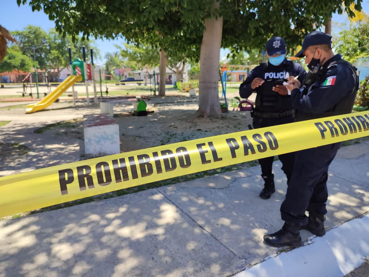 Fallece indigente en un parque de Puerto Aventuras