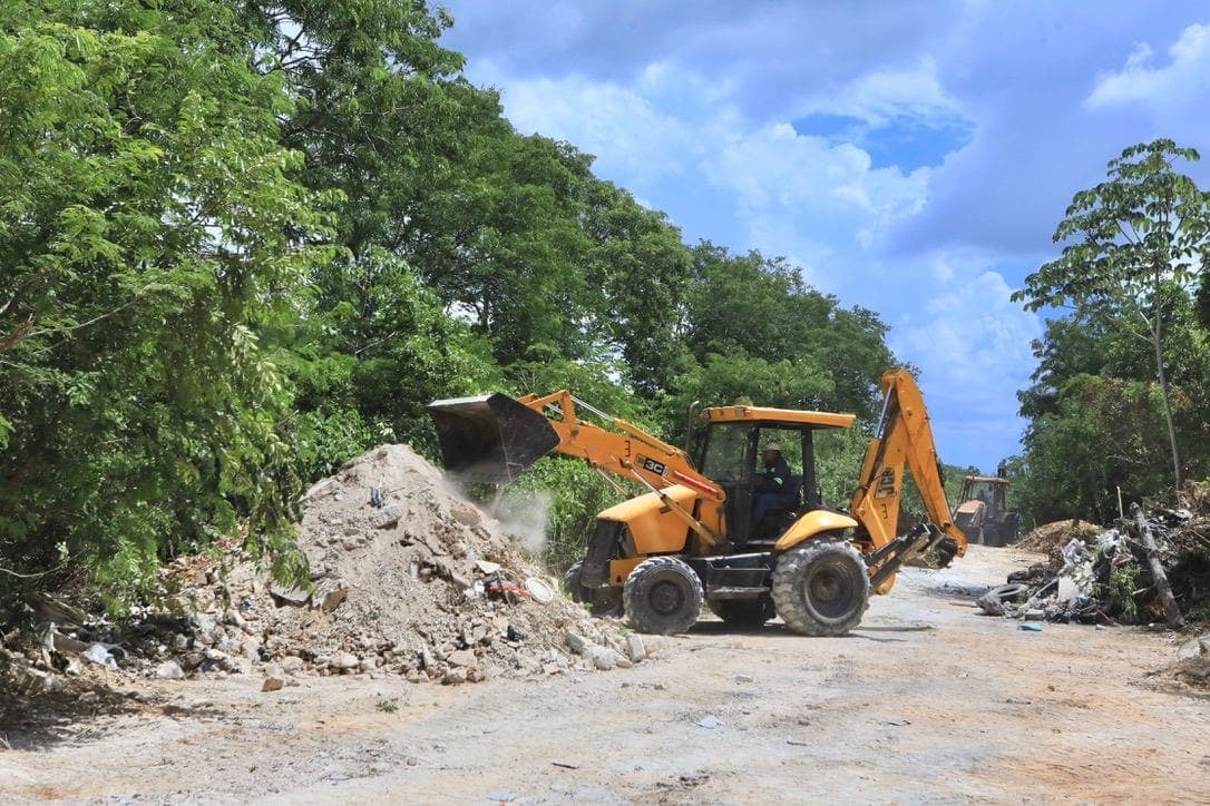 "Manos a la obra" respondió a vecinos de Bilbao al limpiar tiradero de basura