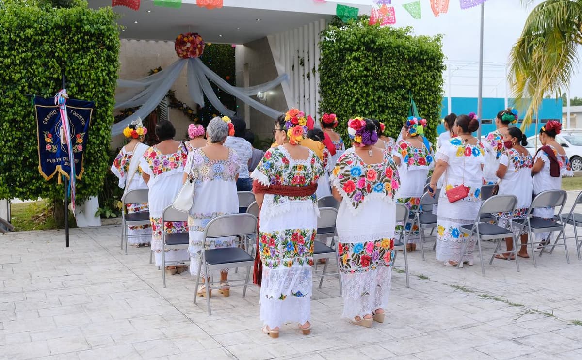 Celebra edil con el gremio taxista en honor a la Virgen del Carmen