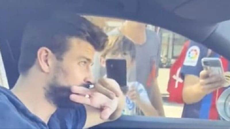 Video: Captan a Gerard Piqué escuchando una canción de Shakira