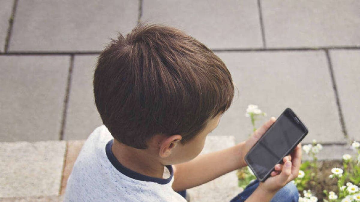 "No hay clases": Niño envía mensaje falso a grupo de padres en Whatsapp y se hace viral