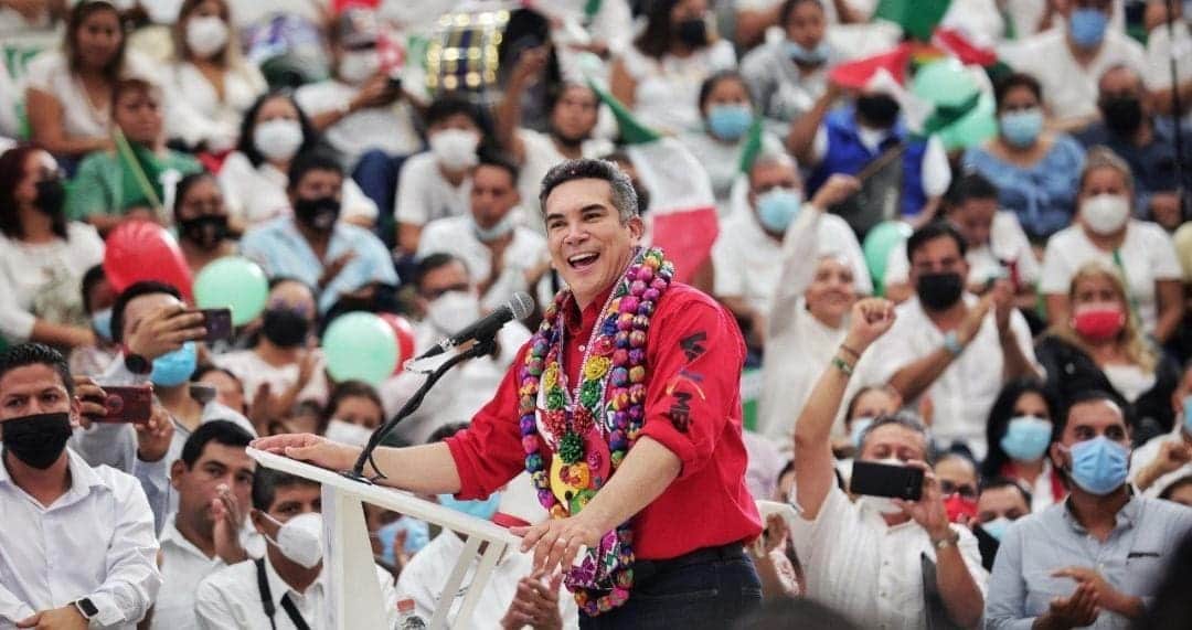 Video: "Alito" Moreno denuncia que fue retenido en el AICM a su regreso a México