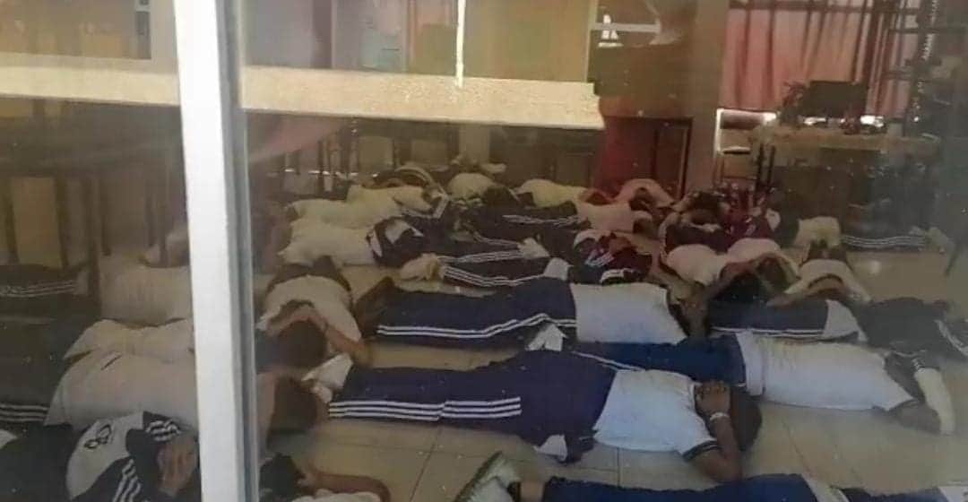 Video: Por inseguridad realizan simulacro de balacera en primaria de Morelos