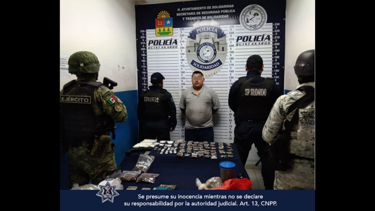 Detienen en Villas del Sol a hombre armado y en posesión de 89 dosis de droga