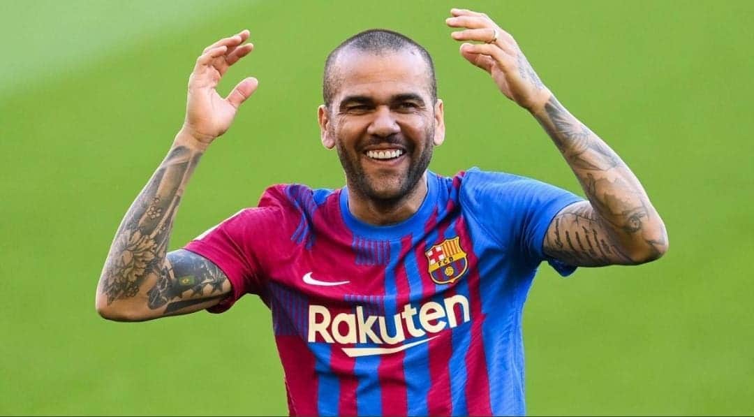 Futbolista Dani Alves busca un nuevo equipo a través de Instagram