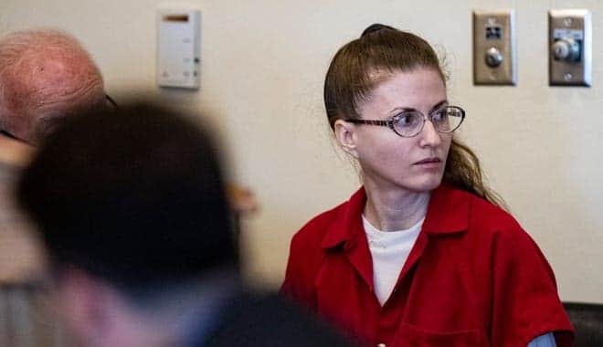 Dan cadena perpetua a una mujer vegana cuyo hijo murió por desnutrición