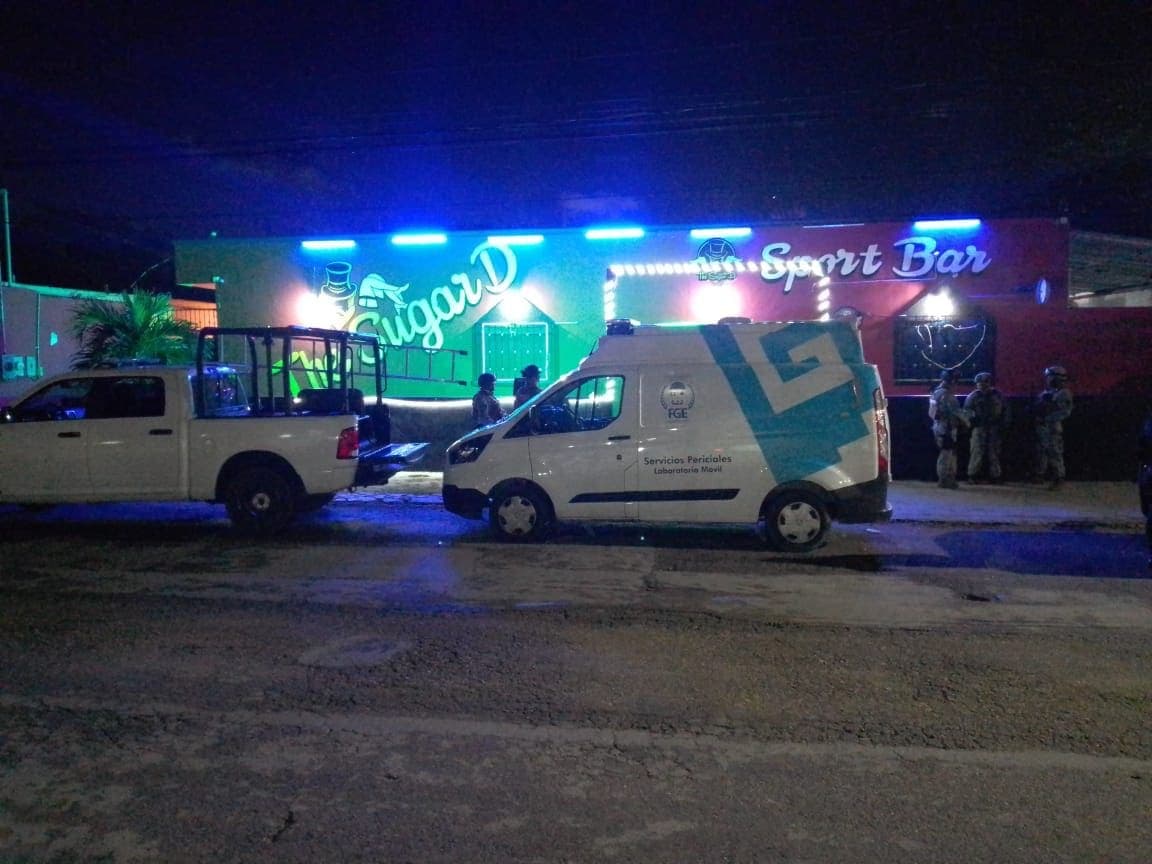 Irrumpen autoridades en bar de la Región 510 de Cancún