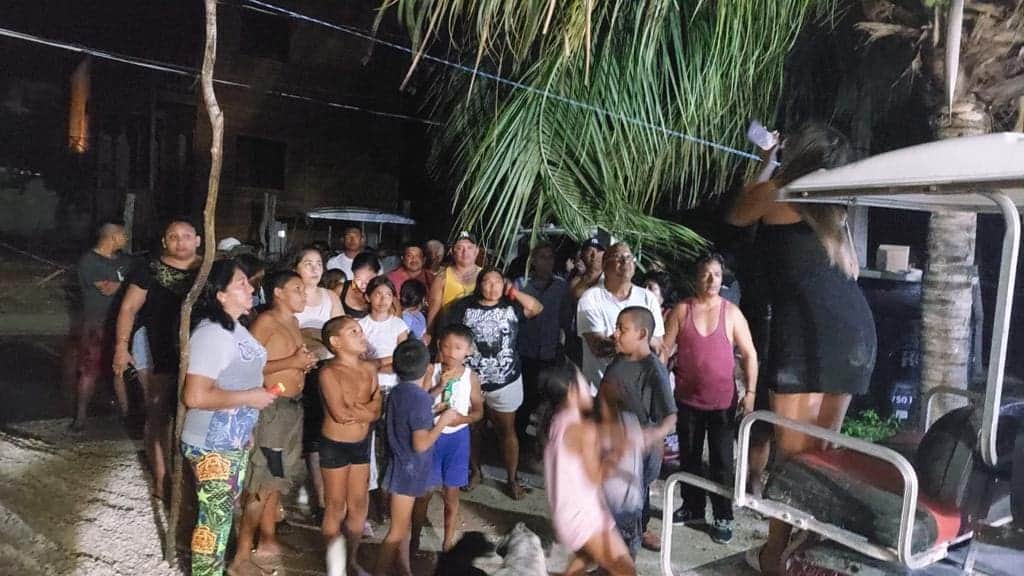 Protestan habitantes de Holbox por prolongado apagón