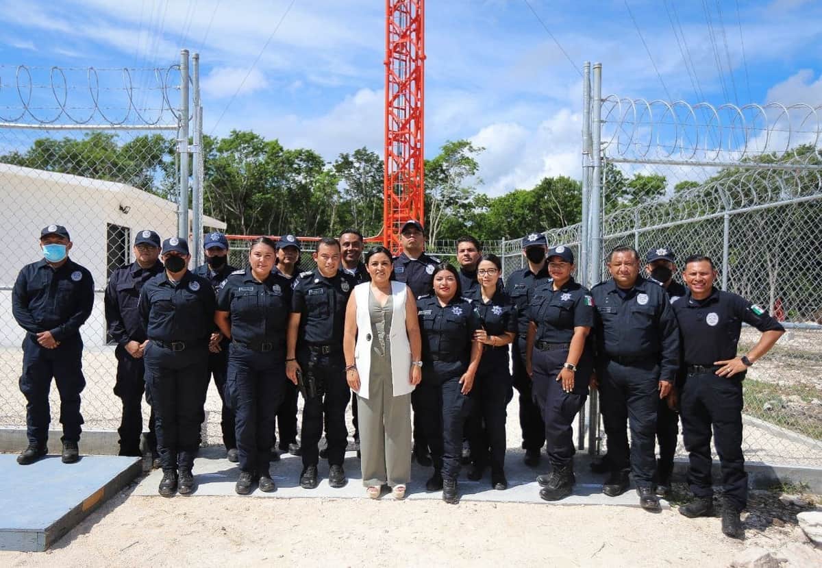 Inauguran Blanca Merari y el Secretario de Seguridad Pública de Q.Roo antena de radiocomunicación