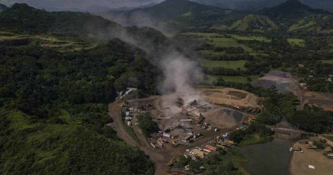 Sin permisos, extraen roca en cerro de Veracruz para el Tren Maya