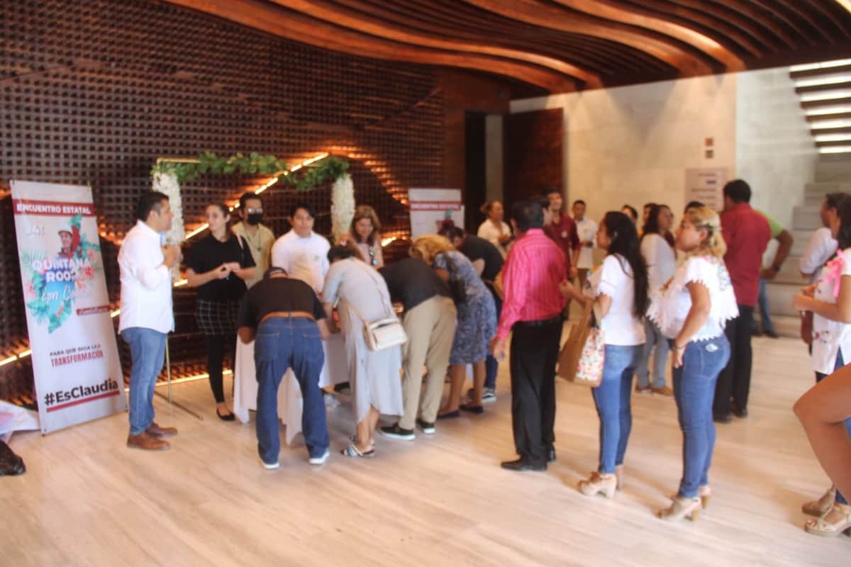 Continúa promoción de Claudia Sheinbaum en Cancún, ahora durante un encuentro de militantes