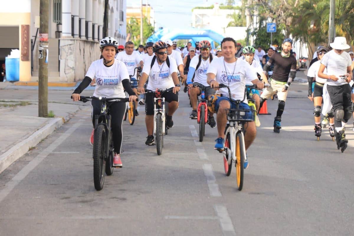 Cientos de solidarenses participan en la primera rodada "Rodando por Solidaridad"