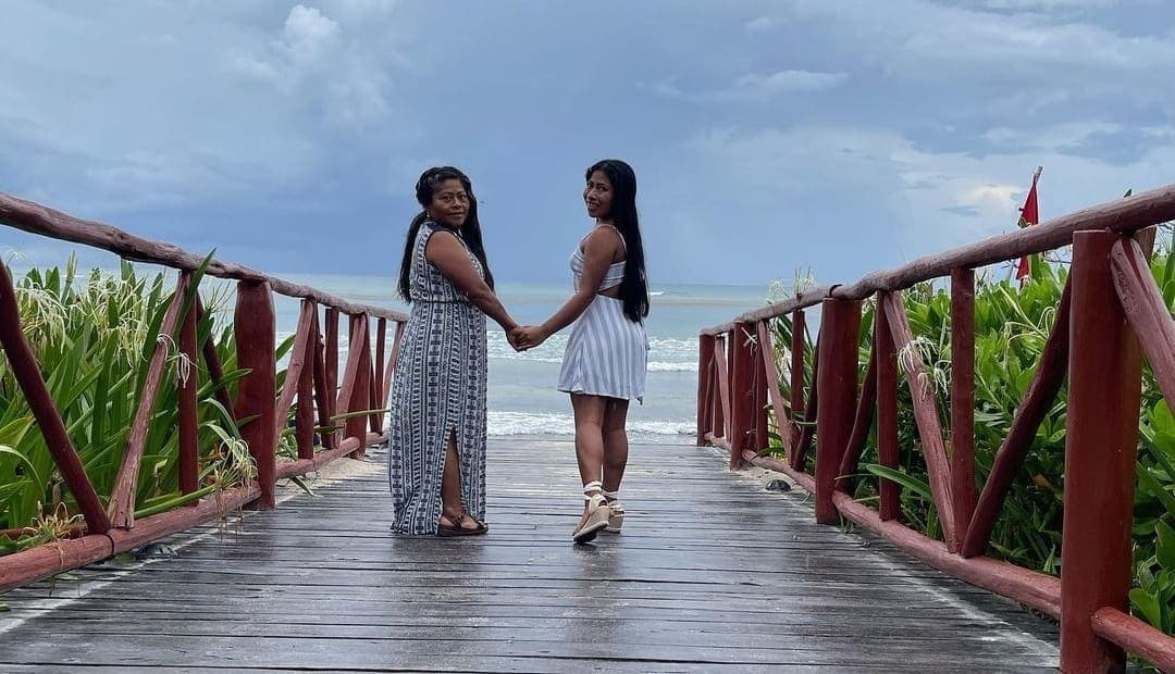 Presume Yalitza Aparicio su visita a la Riviera Maya