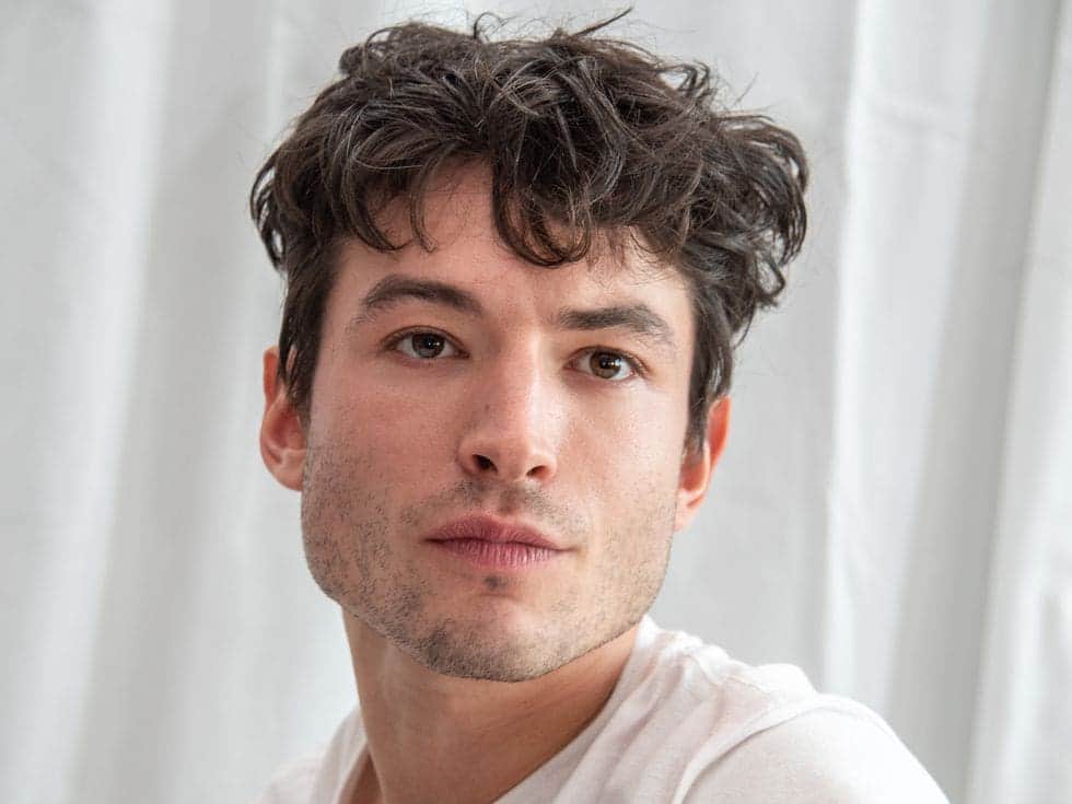 Ezra Miller reaparece y reconoce tener “complejos problemas de salud mental”