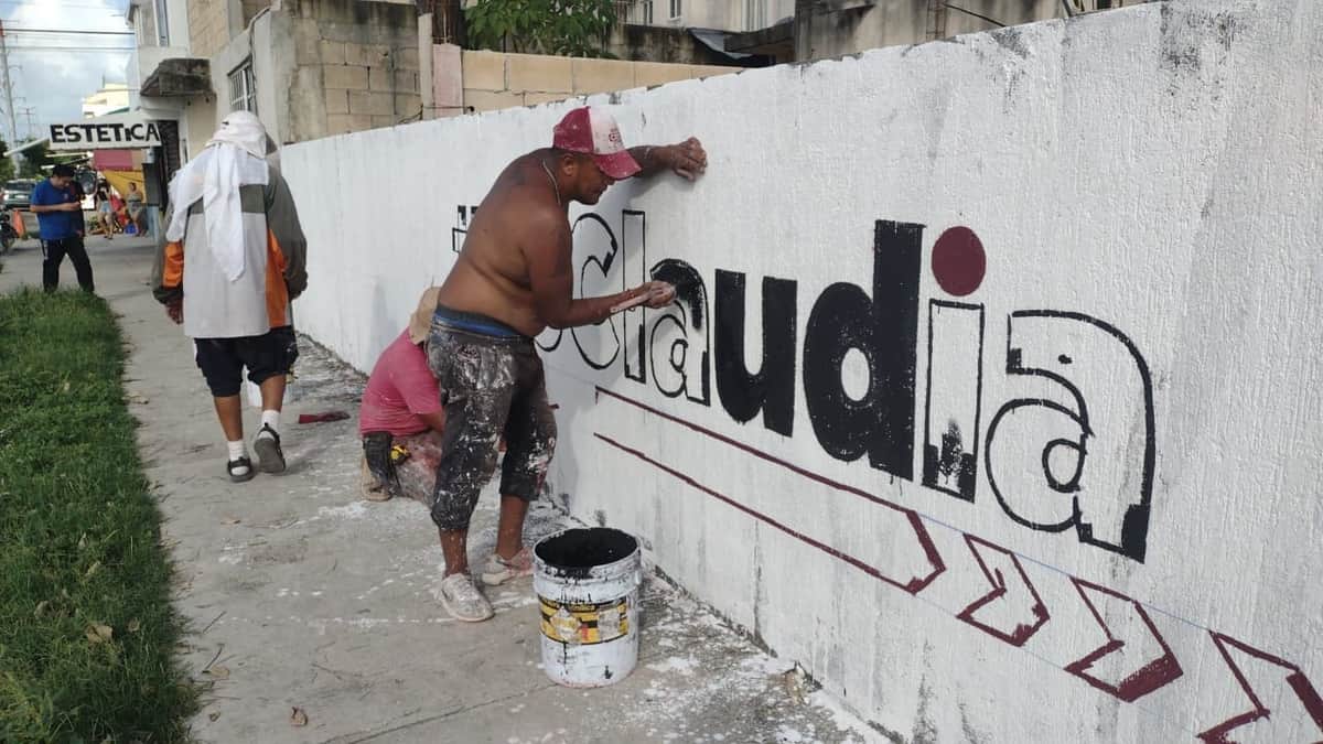 Aparecen en Cancún más bardas pintadas con propaganda a favor de Claudia Sheinbaum