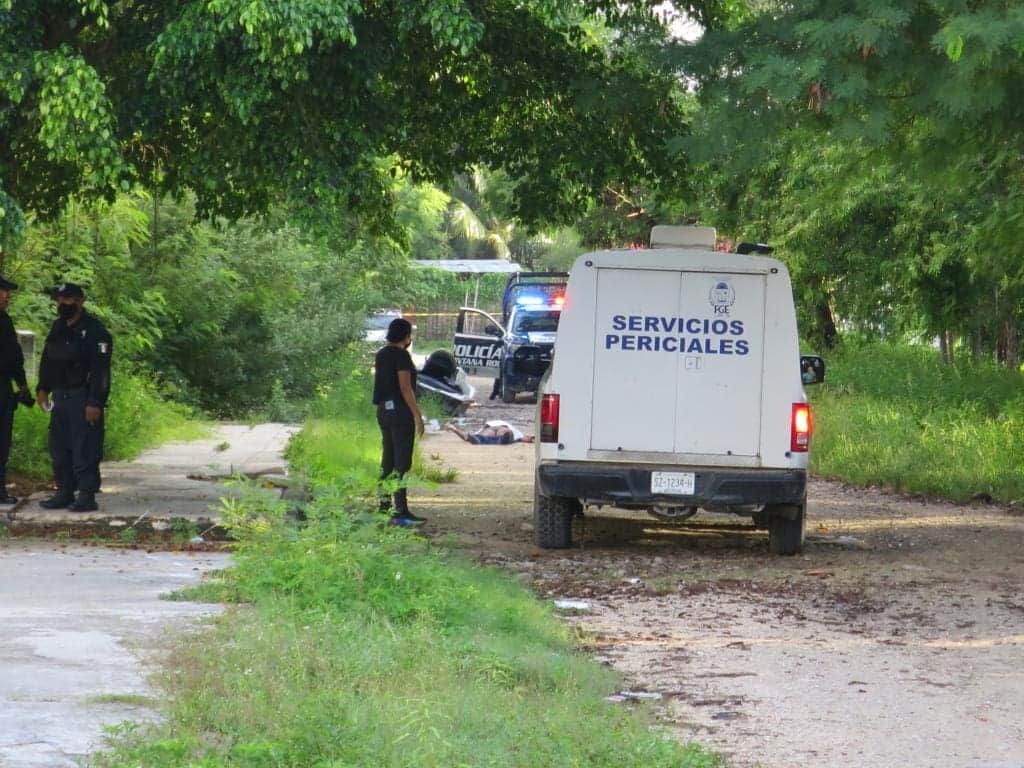Encuentran cuerpo sin vida de presunto taxista en el fraccionamiento Corales de Cancún