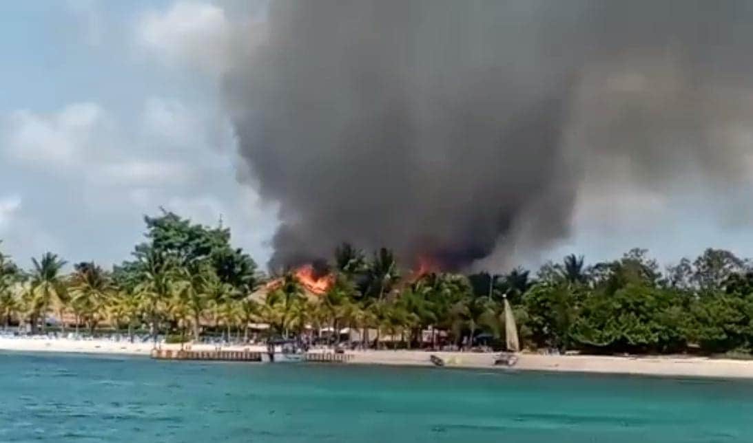 ÚLTIMO MOMENTO: Se incendia hotel Allegro de Cozumel