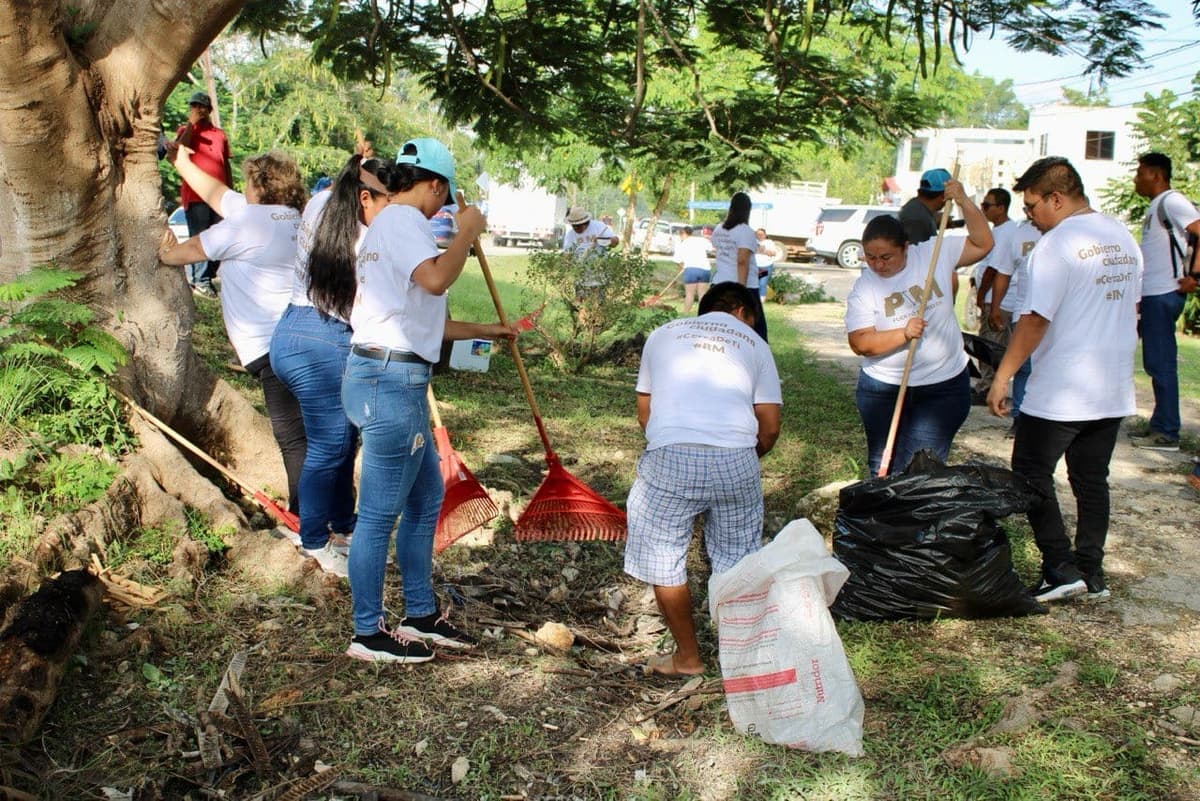 Más de un centenar de servidores públicos participa en jornada de limpieza en Leona Vicario