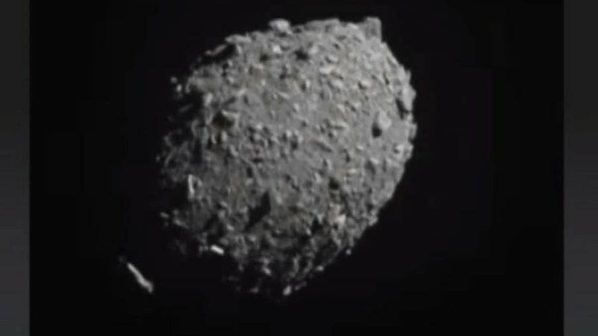 NASA: Fue un éxito la misión de la nave espacial DART al desviar un asteroide