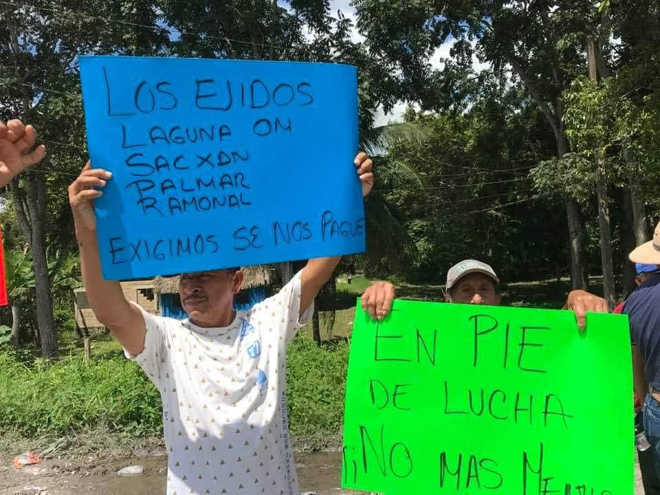 Ejidatarios bloquean carretera Chetumal-Escárcega para exigir indemnización de tierras