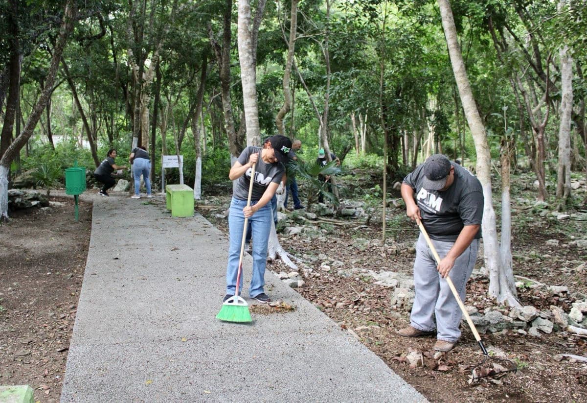 EMBELLECEN FUNCIONARIOS DE PUERTO MORELOS LA IMAGEN URBANA DEL PARQUE PUNTA CORCHO