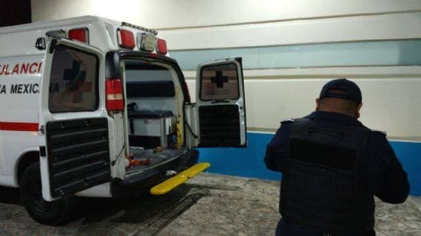 Hallan tirada a mujer severamente golpeada afuera de escuela de la Región 234 de Cancún