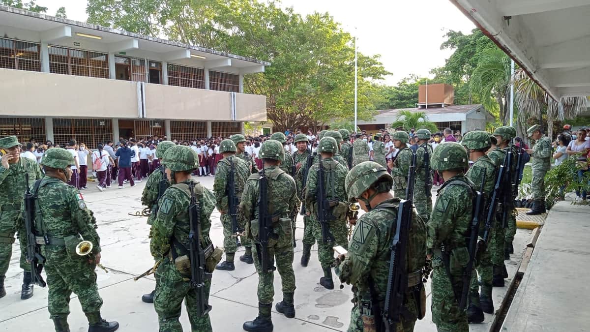 Incursiona Ejército en escuela de Chetumal tras aparición de arma de fuego