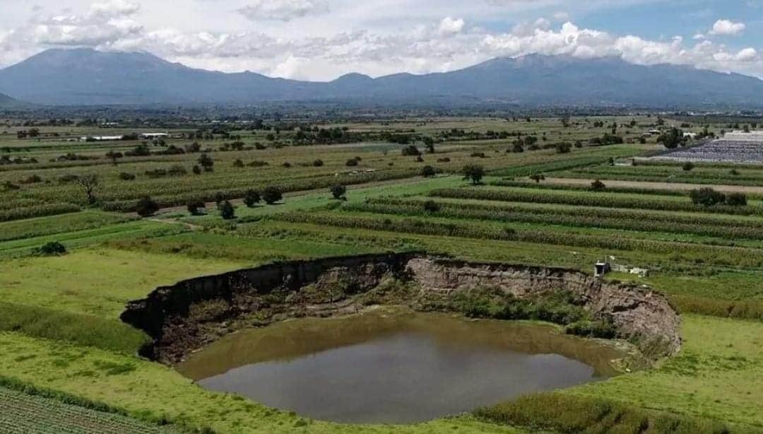 Socavón de Puebla registra nuevo desprendimiento; sigue creciendo