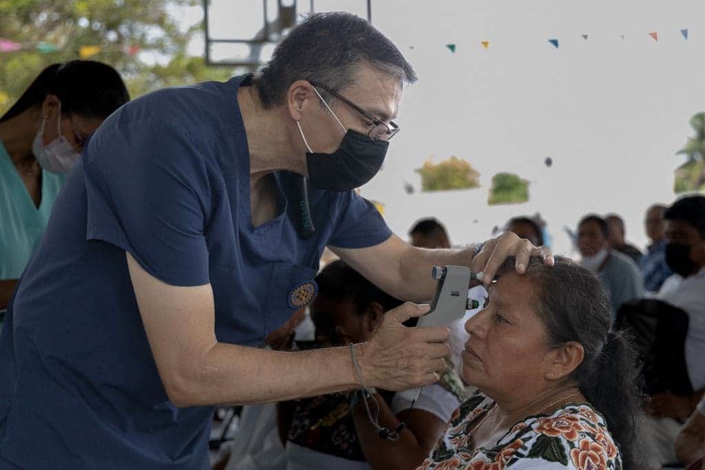 Ayuntamiento de Tulum entrega más de 400 lentes oftálmicos