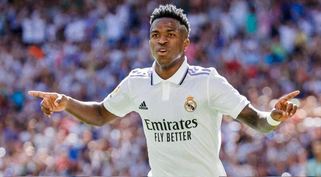 Video: Futbolistas apoyan a Vinicius Jr luego de ataques racistas en su contra