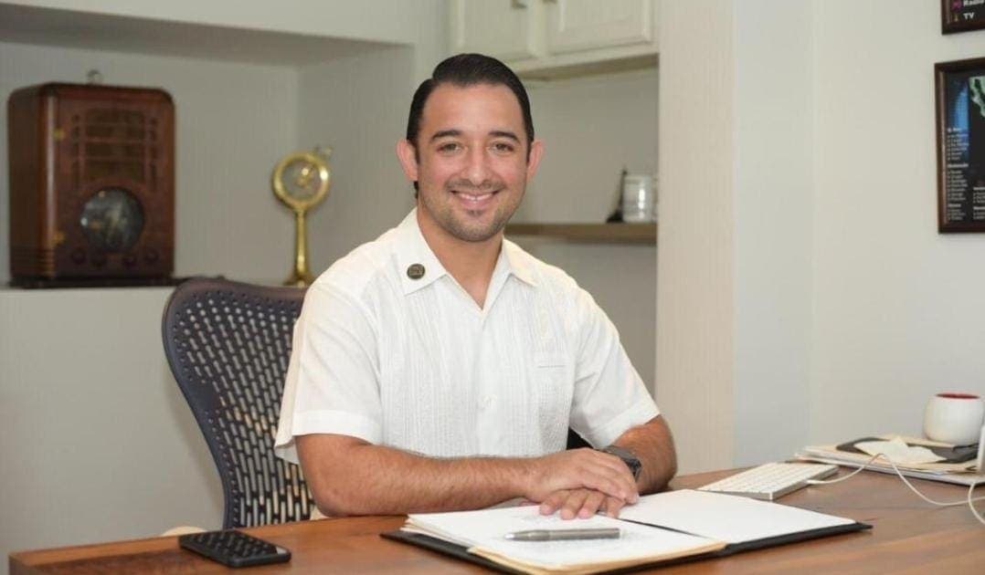 Cabildo de Benito Juárez nombra a Pablo Gutiérrez como nuevo síndico municipal