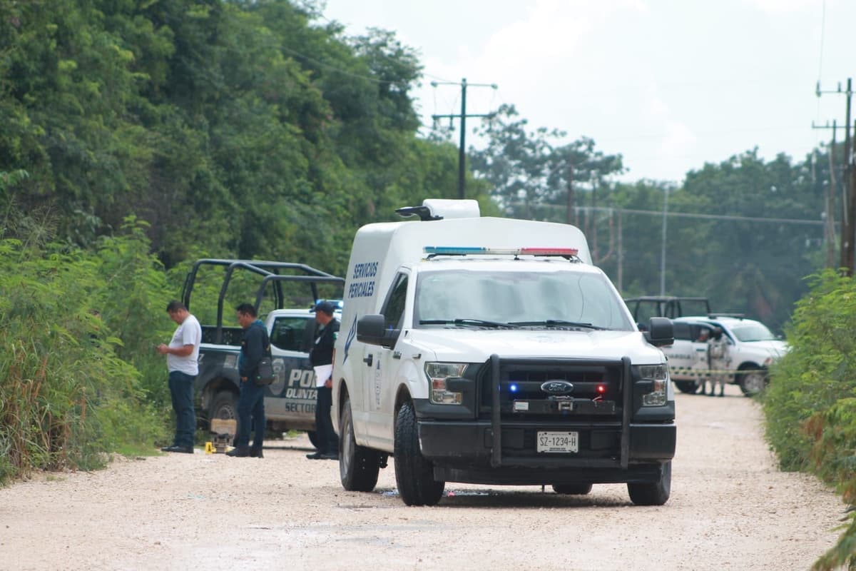 Hallan cuerpo embolsado en una área verde la colonia México de Cancún