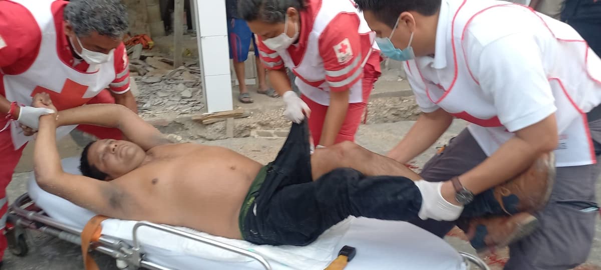 Riña callejera deja una persona lesionada por arma blanca en Playa del Carmen