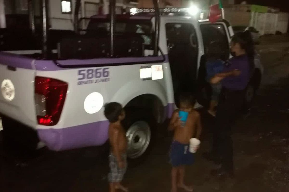Resguardan a 4 niños, abandonados bajo la lluvia, en el fraccionamiento Haciendas del Caribe de Cancún