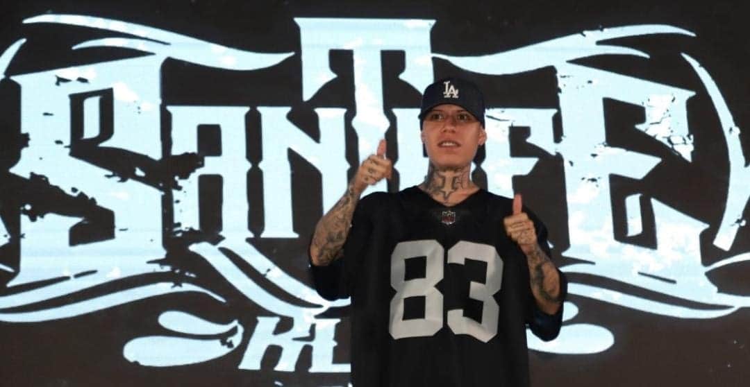 Video: "Solo es un gallo"; policías cachan fumando mota a Santa Fe Klan