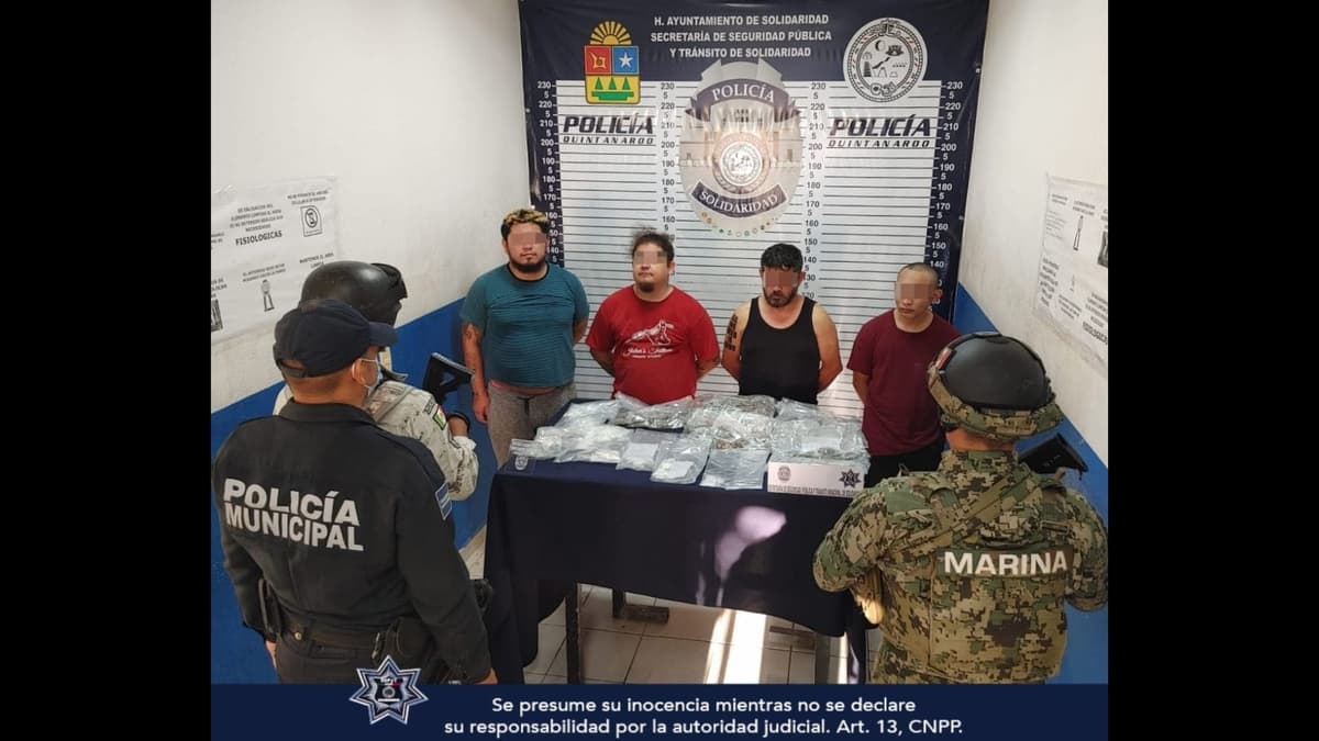 Cuatro detenidos en Paseo Villa Maya por portar más de 300 bolsitas con droga