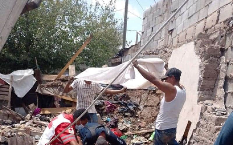 Muere 'abuelita' que quedó sepultada en derrumbe de cuarto de adobe en ejido de Torreón