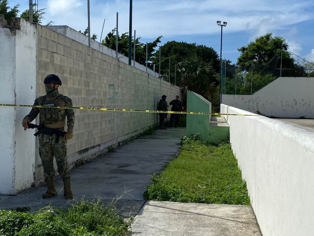 Hallan cuerpo degollado junto a la Casa del Adulto Mayor en Cancún