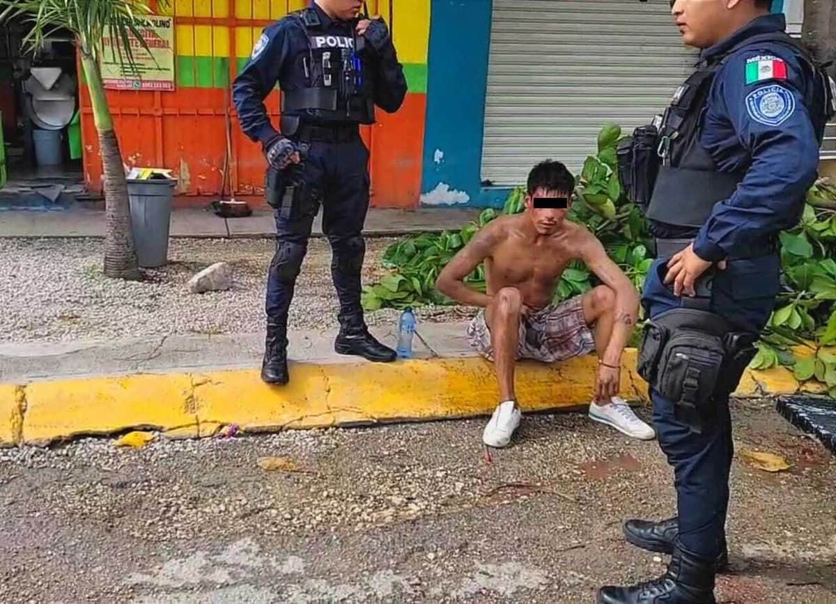 Trabajadores de construcción dan 'paliza' a sujeto que intentó robar material de obra en Puerto Aventuras