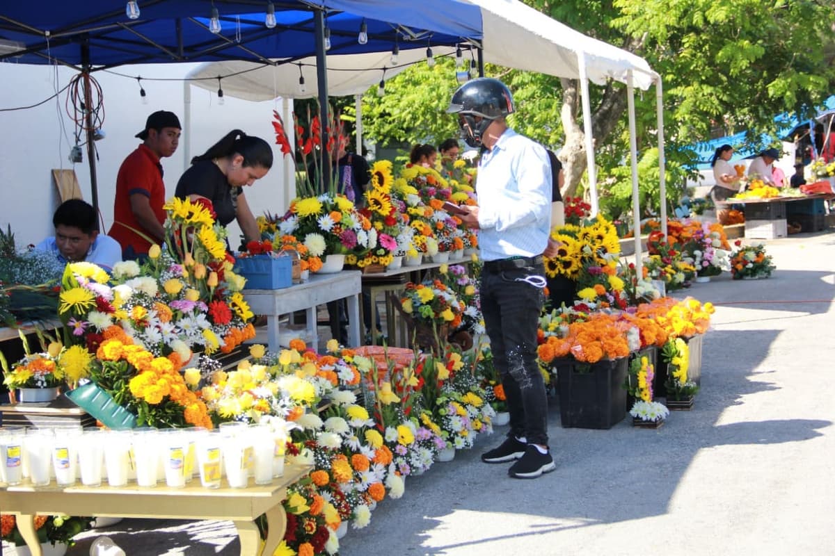 Fortalecen seguridad en panteones municipales