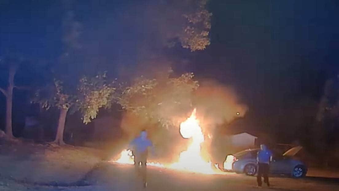 VIDEO: Policía prende fuego a sujeto con una arma de electrochoque en Estados Unidos