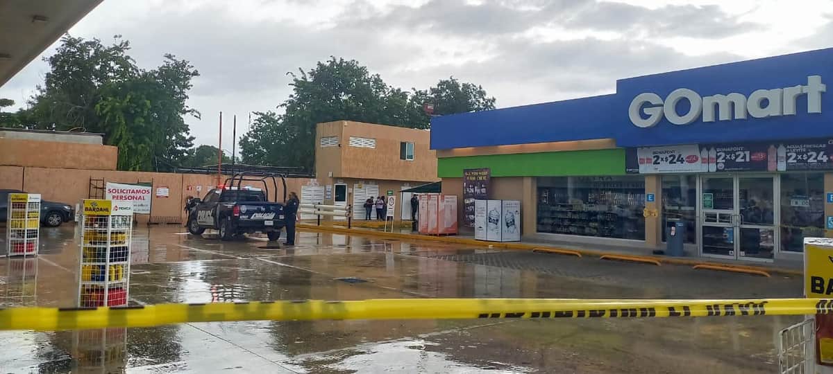 Asesinan de un balazo a empleada de una gasolinera en Playa del Carmen; detienen a dos hombres