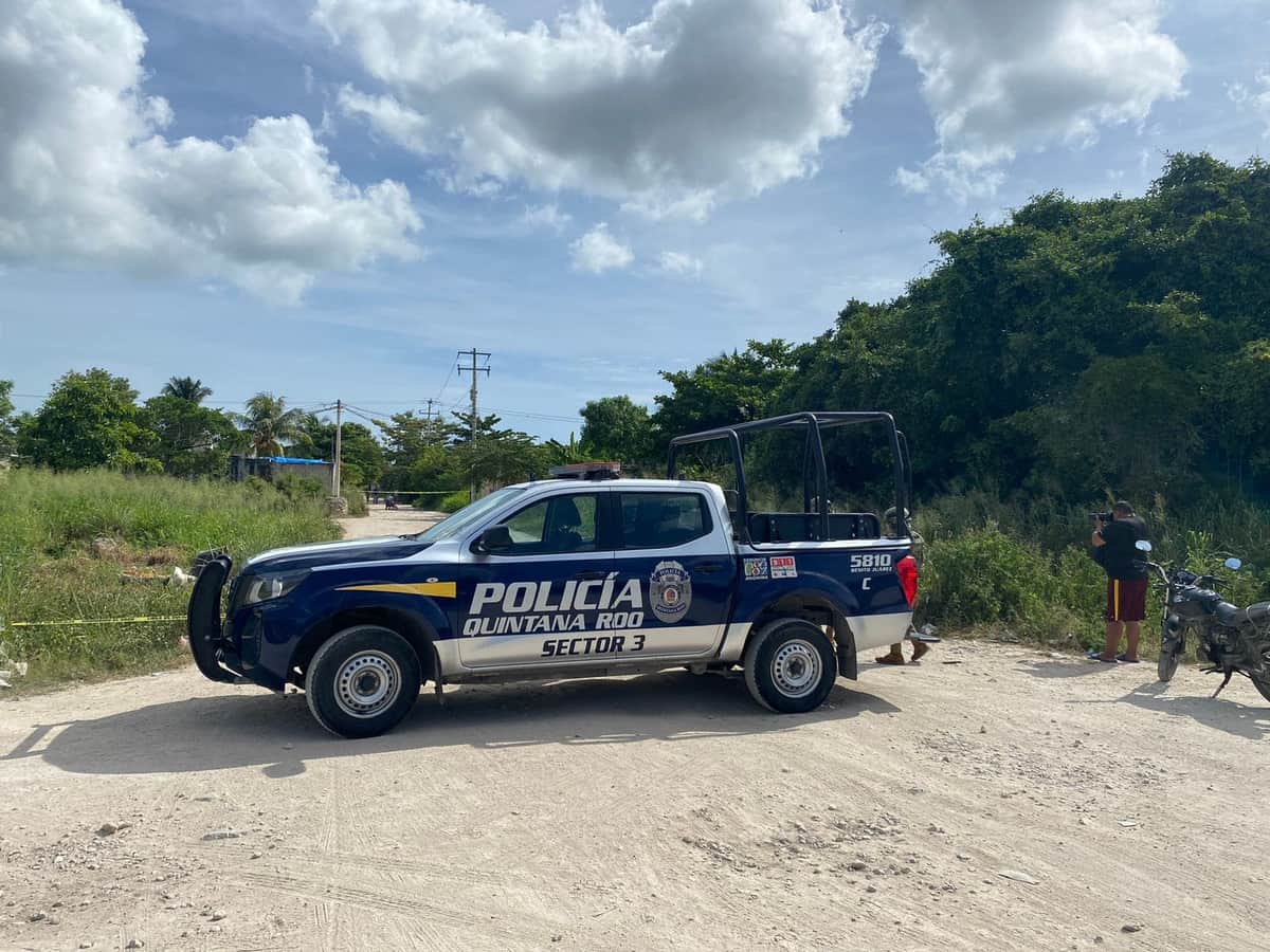 Hallan cuerpo embolsado en las inmediaciones del fraccionamiento Azul Bonampak de Cancún