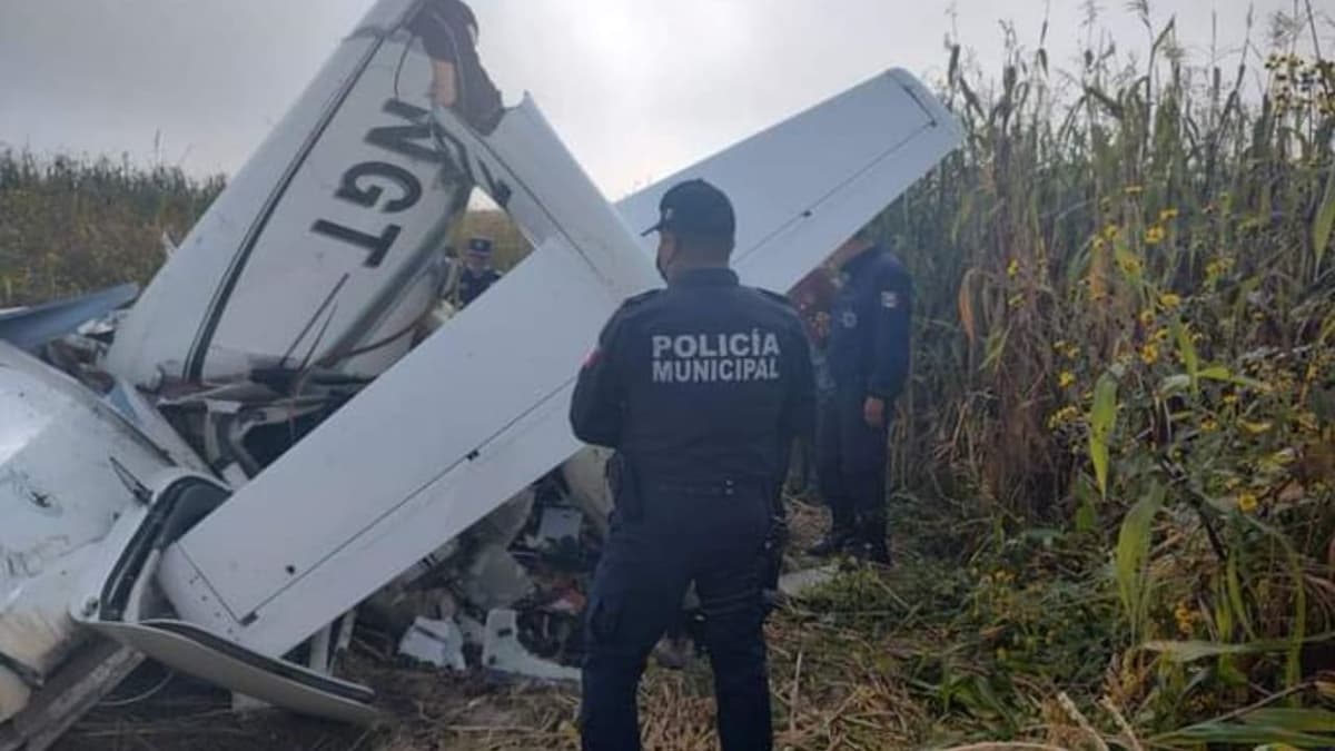 Cae una avioneta cerca del aeropuerto de Toluca