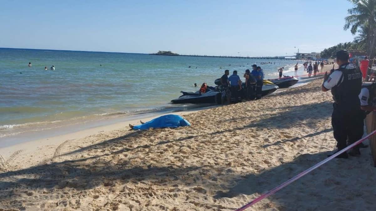 Hombre muere ahogado tras meterse al mar en estado de ebriedad en Playa del Carmen