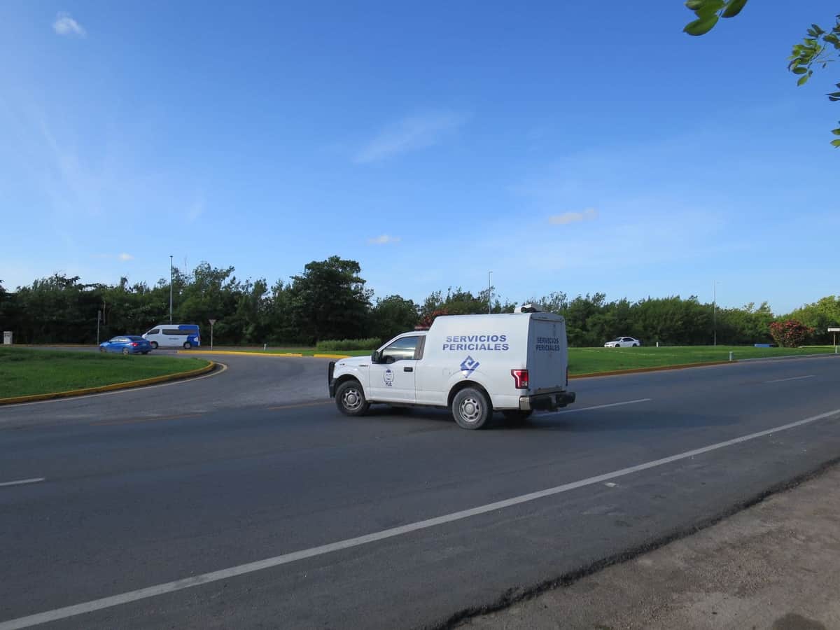 Abandonan cadáver de joven maniatado en la Zona Hotelera de Cancún