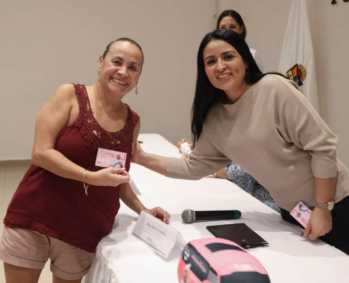 ENTREGAN PASES PARA MASTOGRAFÍAS GRATUITAS A MUJERES DE PUERTO MORELOS