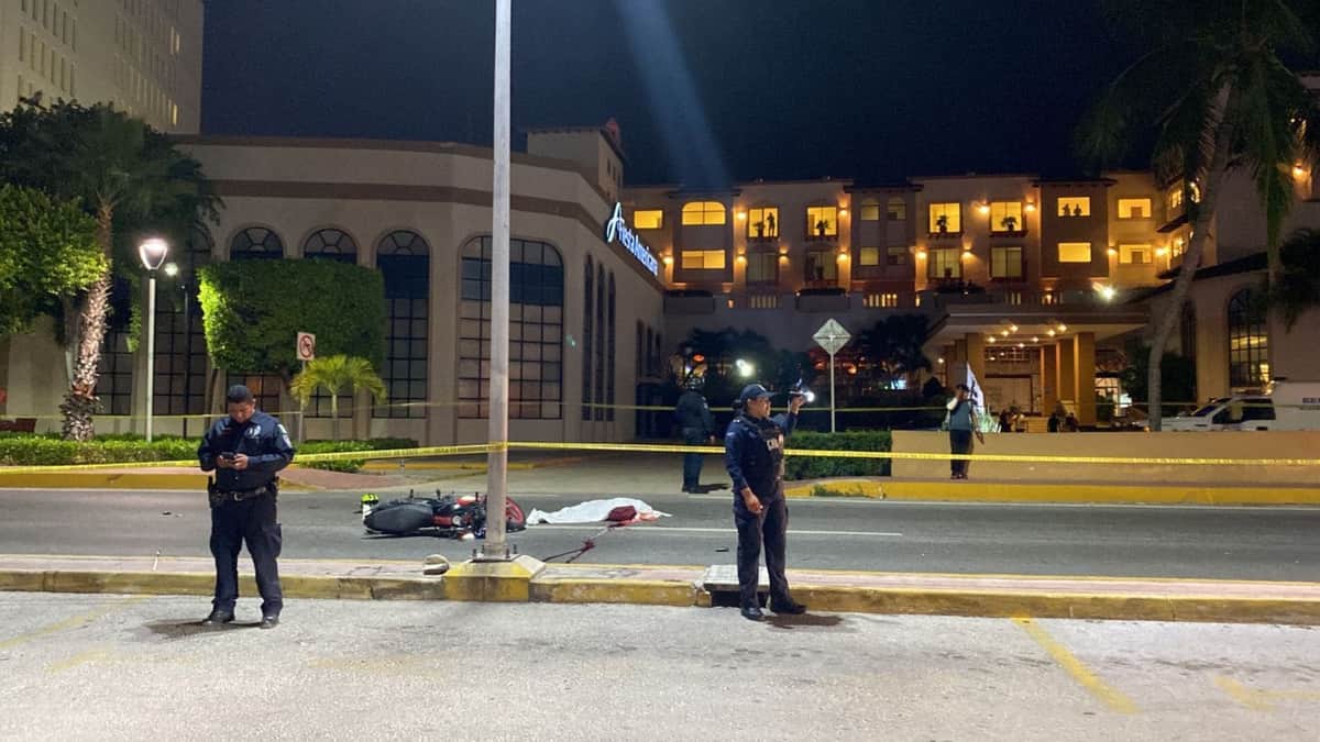 Un muerto y un herido deja choque en la Zona Hotelera de Cancún